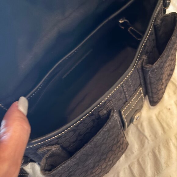 Vintage Authentic Coach Soho Flap Y2k Signature C Canvas Shoulder Purse - Picture 4 of 5